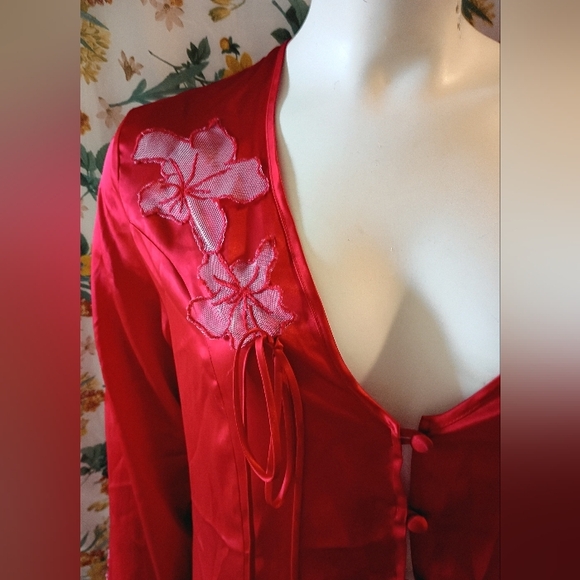Elegant Vintage Red Women's Floral Embroidered Robe - Picture 3 of 10